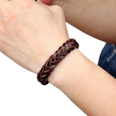 PULSERA DE CUERO TRENZADO MARRÓN Ó NEGRO (SE GRABA)